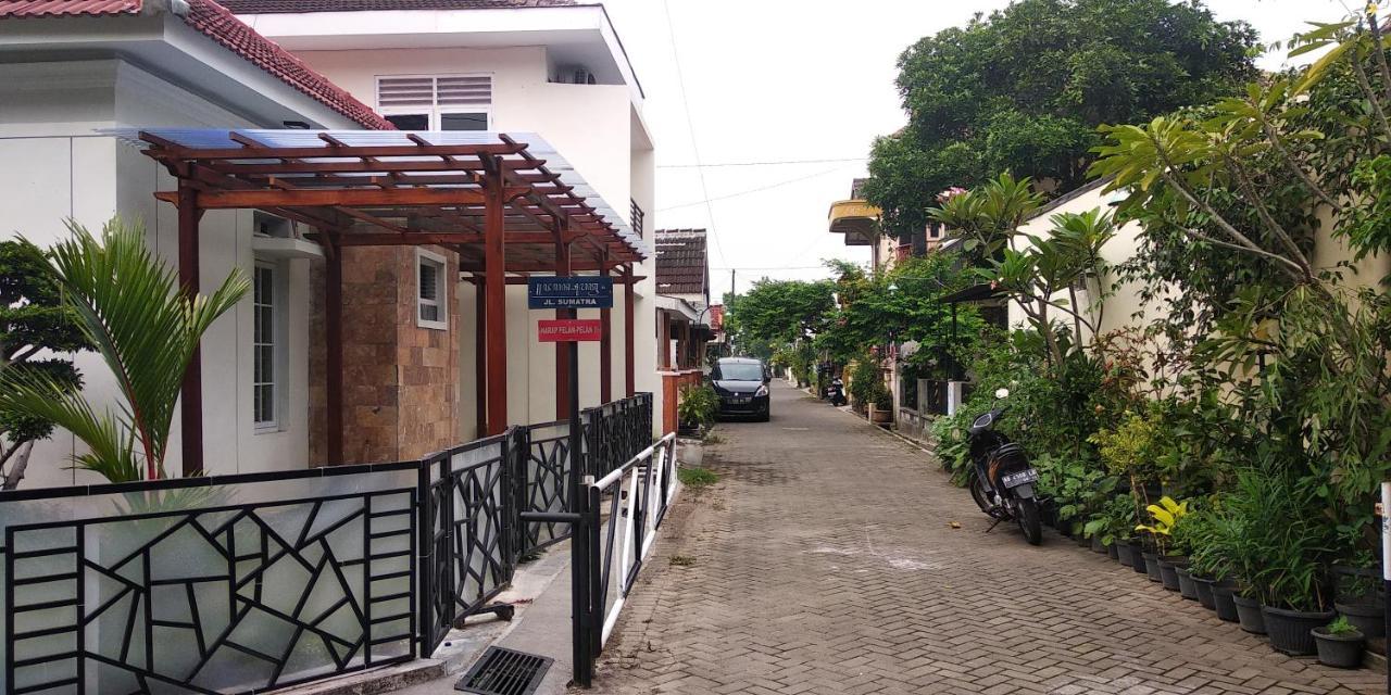 Omah Inap D24 Syariah Near Universitas Aisyiah Yogyakarta Mitra Reddoorz Sleman  Exterior photo