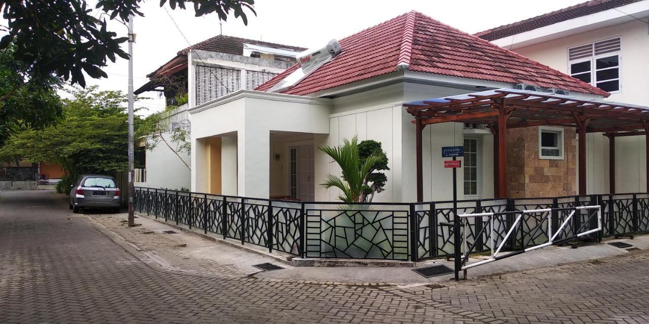 Omah Inap D24 Syariah Near Universitas Aisyiah Yogyakarta Mitra Reddoorz Sleman  Exterior photo